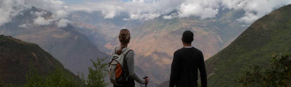 Aproveitando a vista que tínhamos do nosso acampamento em Choquequirao, no Peru